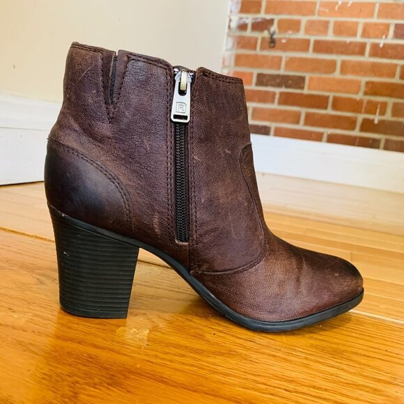 Women's ROCKPORT Brown Leather Zip Up Ankle Boots Booties Size 9 M - Picture 14 of 16